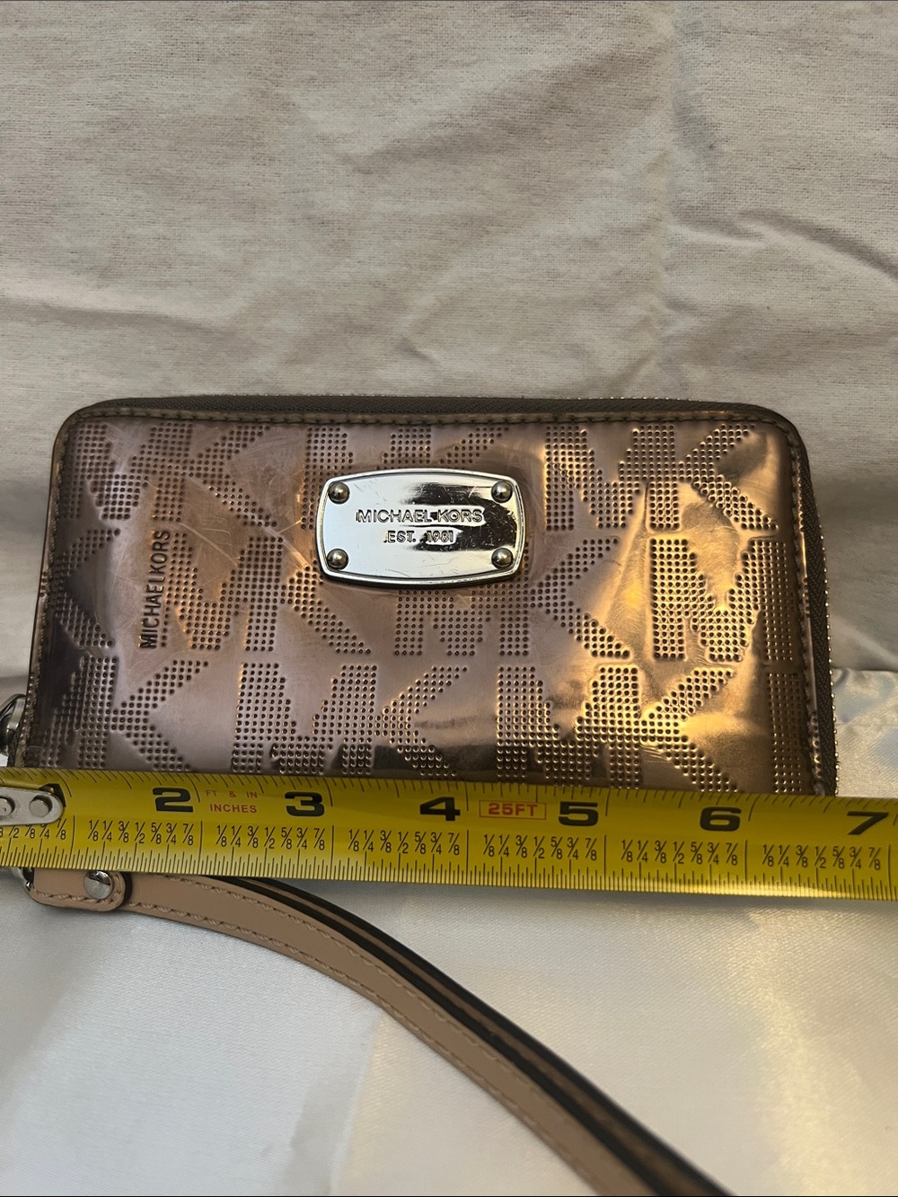 Michael Kors wristlet - Picture 9 of 10